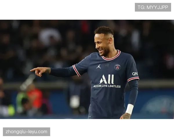 内马尔荣膺法甲赛季最佳球员，闪耀赛场再创辉煌