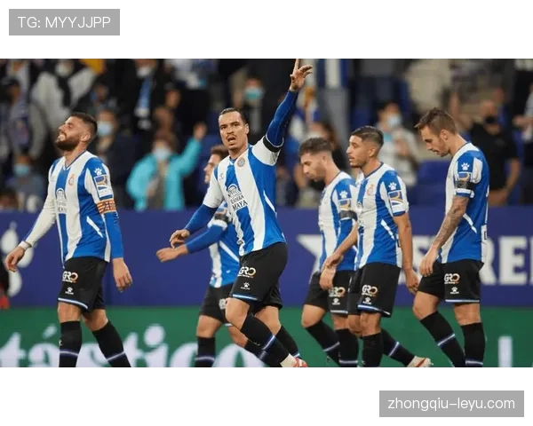 西甲球队主场不败纪录再刷新，稳健表现点燃球迷热情