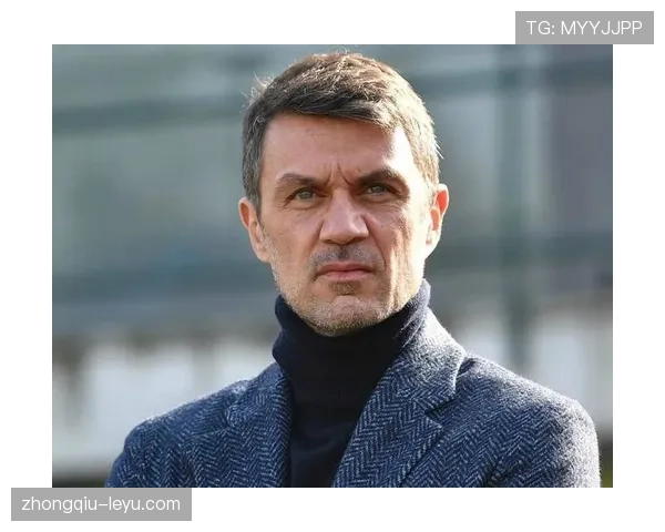 马尔蒂尼持续展现超凡稳定性,成为球队防线的可靠支柱 马尔蒂尼持续展现超凡稳定性,成为球队防线的可靠支柱